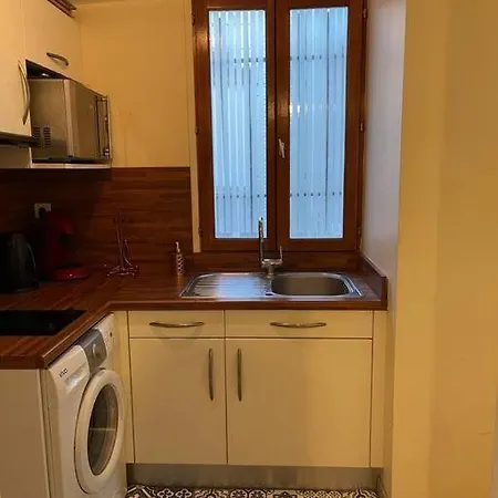 Comfortable One Bedroom Near Champs Elysees