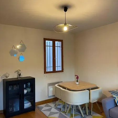 Comfortable One Bedroom Near Champs Elysees Appartement Parijs